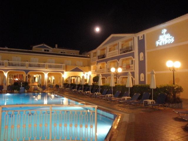 Hotel Petros Tsilivi  Buitenkant foto